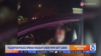 Fullerton police spread holiday cheer with gift cards