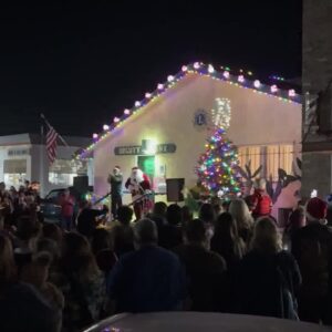 Orcutt tree lighting held at Lions Club