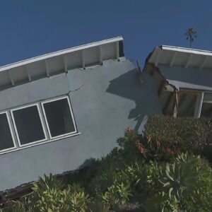 Mud, debris slide splits Pacific Palisades home in half