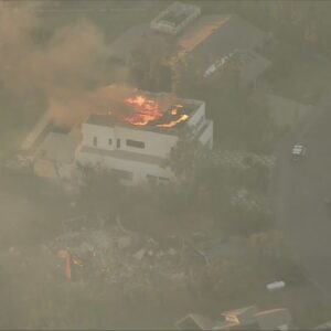 Sky5 footage of homes ablaze in Malibu