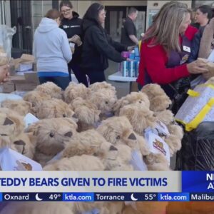 Comfort teddy bears given to L.A. fire victims